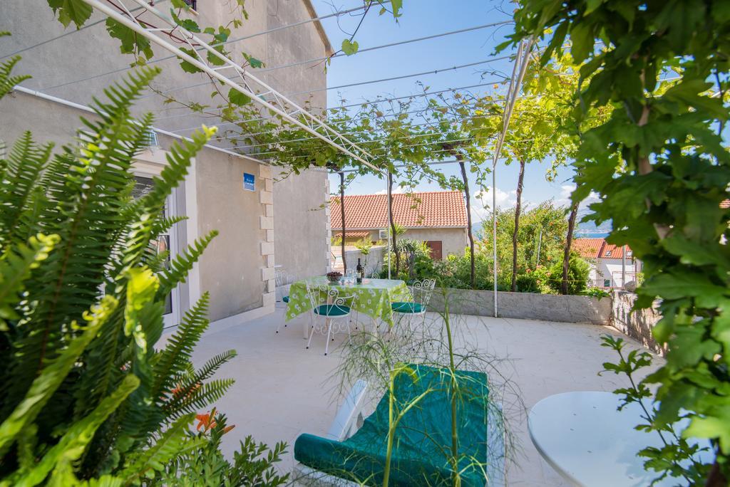 Apartments Veve Postira Ngoại thất bức ảnh