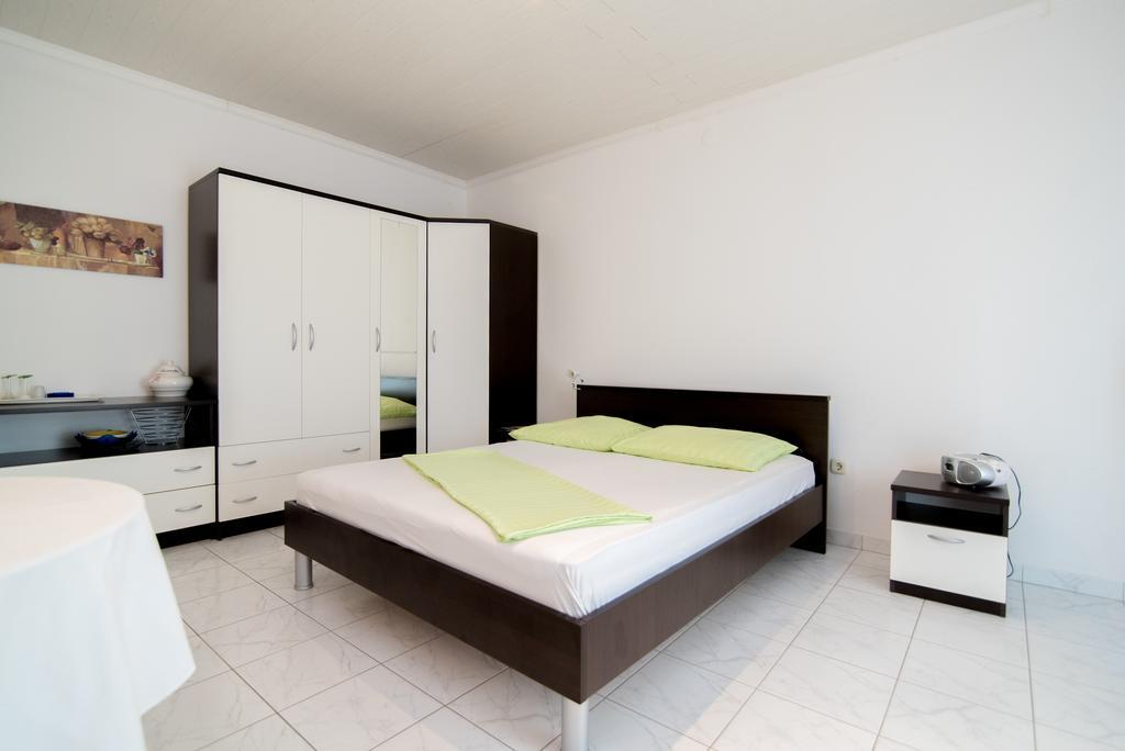 Apartments Veve Postira Ngoại thất bức ảnh