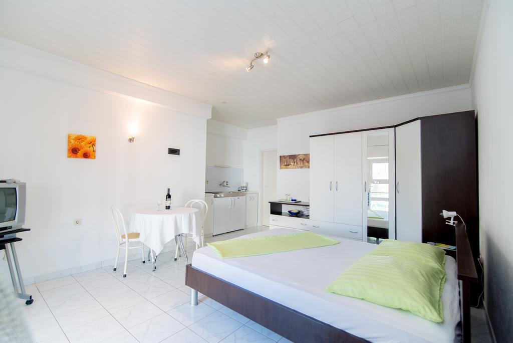 Apartments Veve Postira Ngoại thất bức ảnh